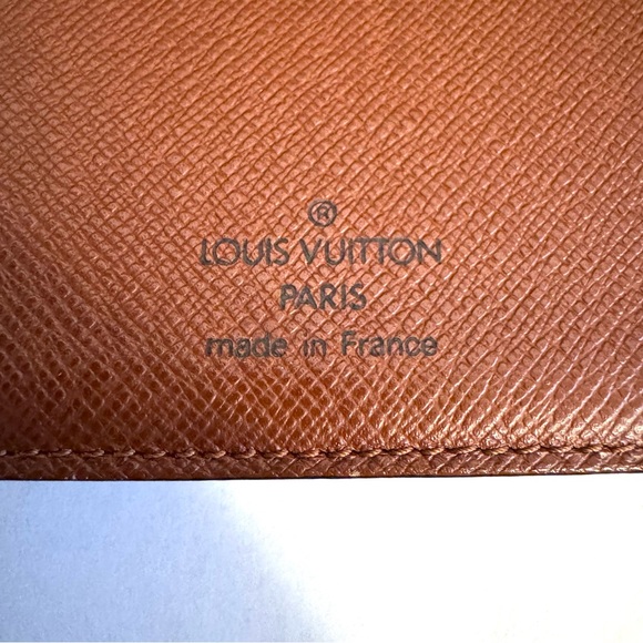 **SOLD**Louis Vuitton Monogram Card Bifold Wallet - Picture 4 of 8